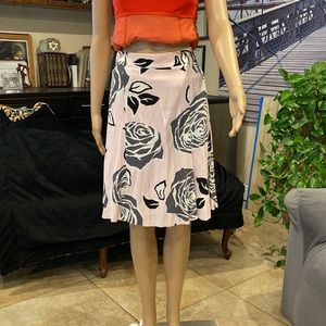 Kate Spade Sexy New York Skirt 22 inches long size 0